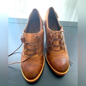 GH Bass cognac ‘Ramona’ lace-up heels